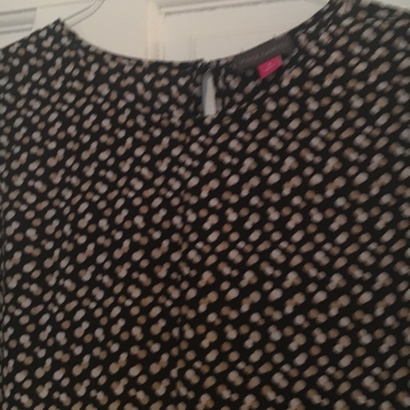 Vince Camuto sleeveless blouse. NWT! - Picture 2 of 2